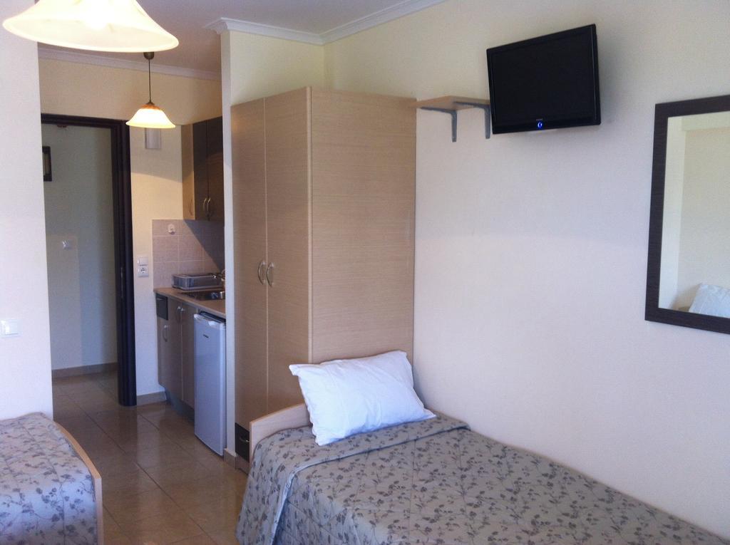 Rooms Lazos Olympiakí Aktí 객실 사진